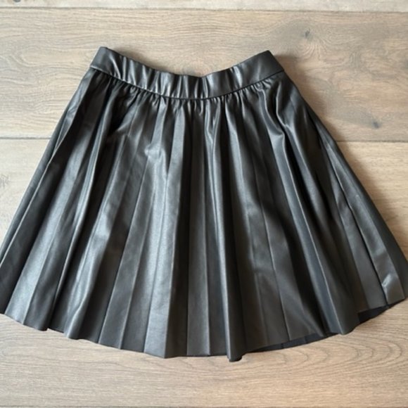 Zara | Bottoms | Zara Girls Faux Leather Pleated Elastic Waist Skirt ...